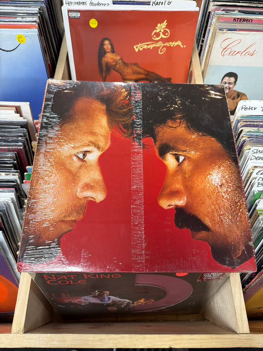 Daryl Hall + John Oates – H₂O AFL1-4383 Vinyl LP NM/VG+
