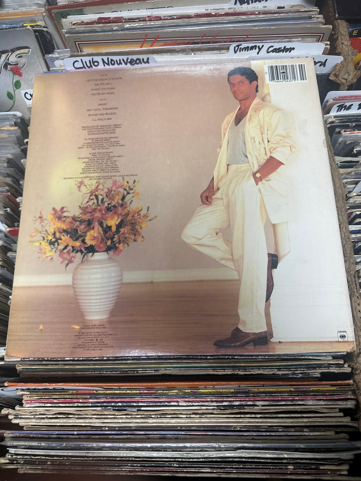 Gregory Abbott – Shake You Down Vinyl LP FC 40437 VG+/VG+