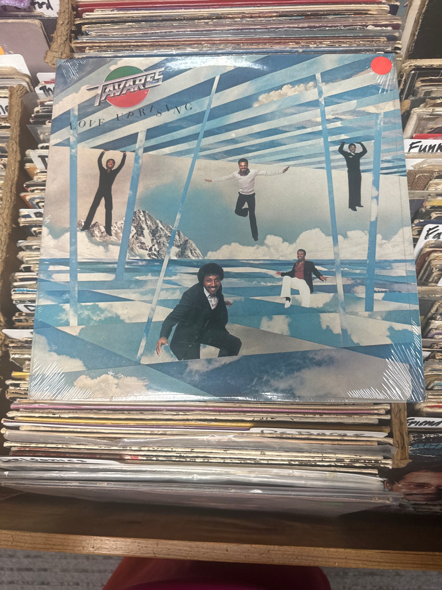 Tavares – Love Uprising Vinyl  ST-12117