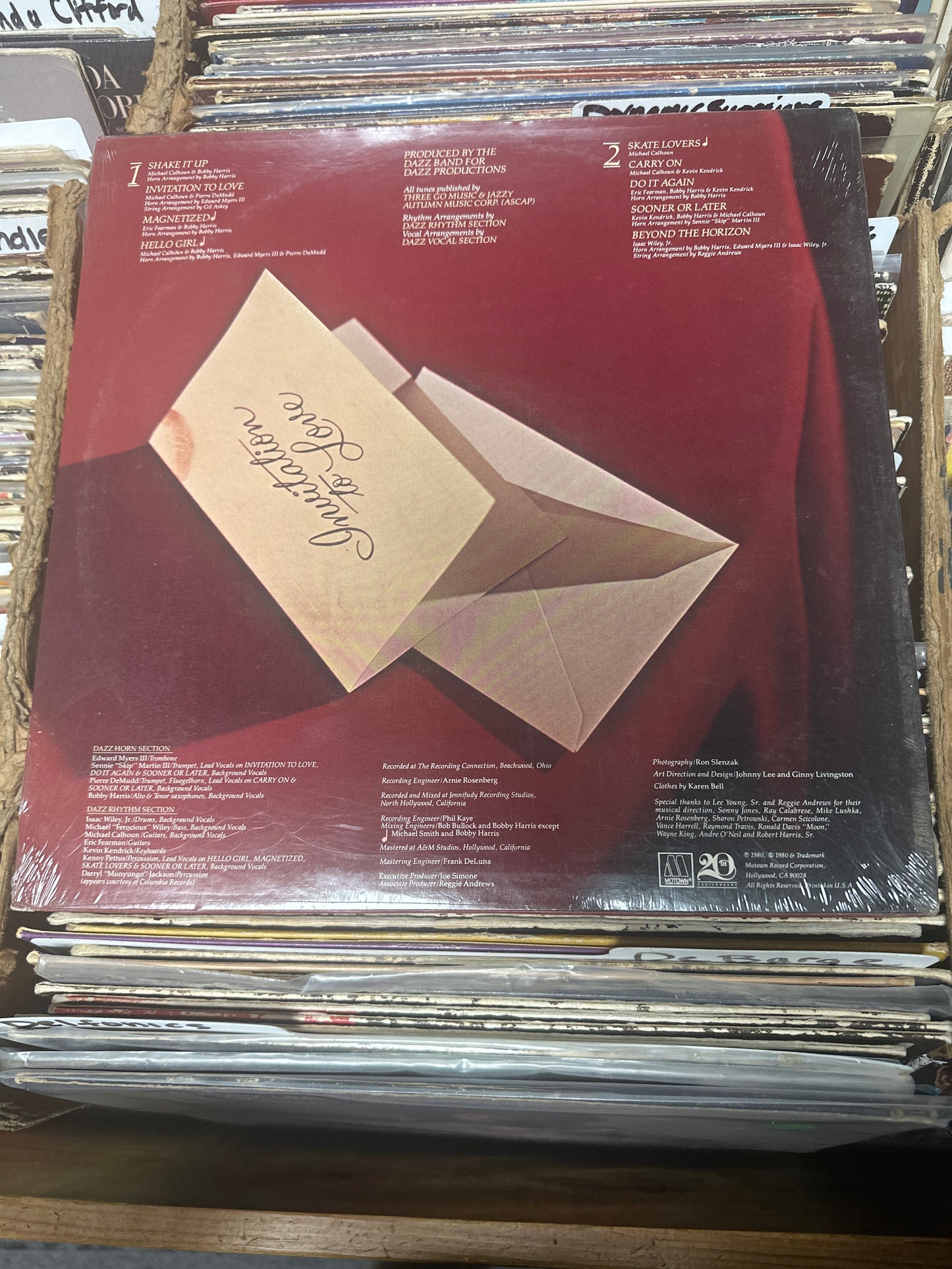 Dazz Band-Invitation To Love Vinyl LP  M8-946M1