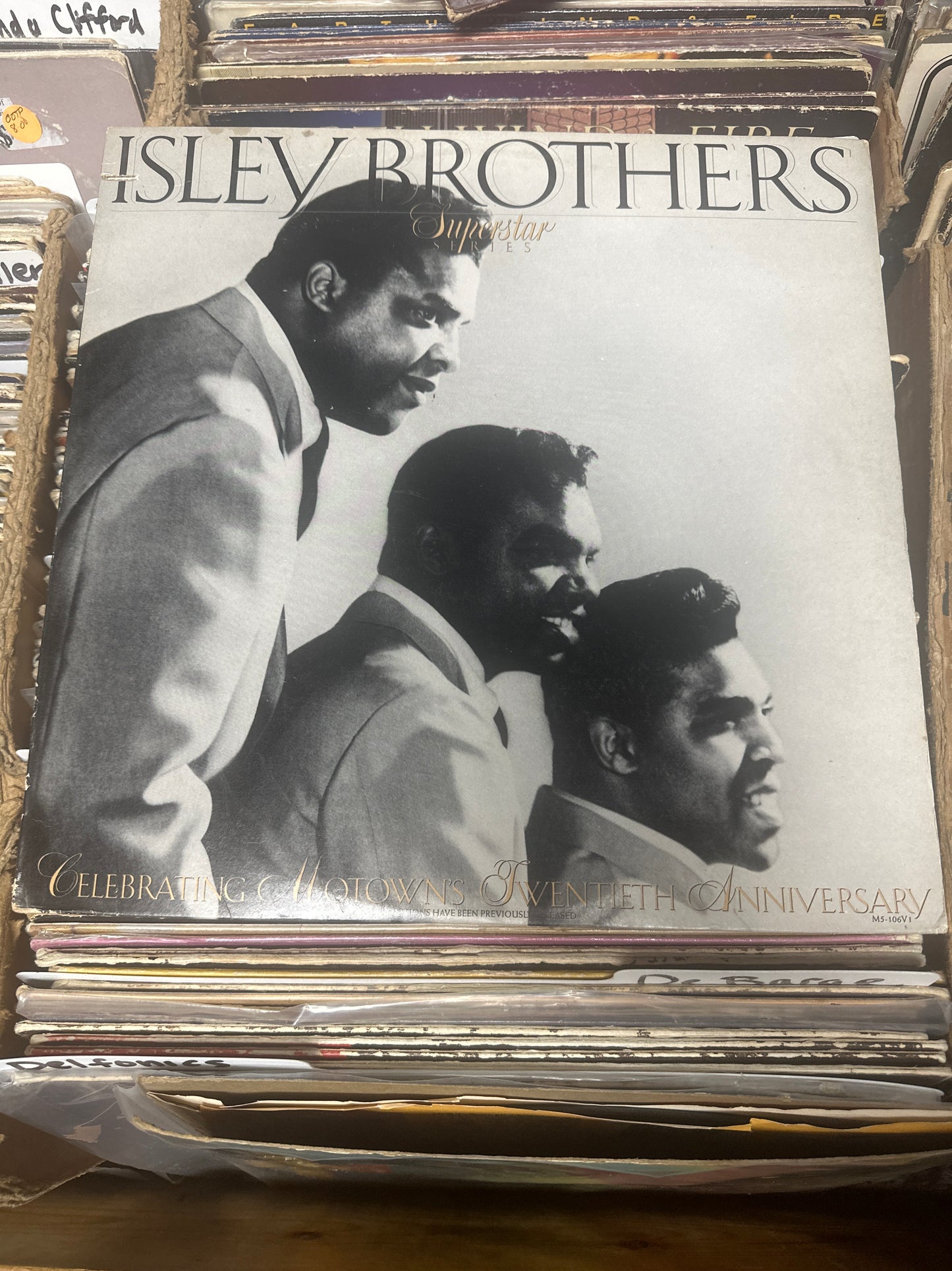 Isley Brothers ‎–Superstar Series – Volume 6 Vinyl LP VG+/VG+
